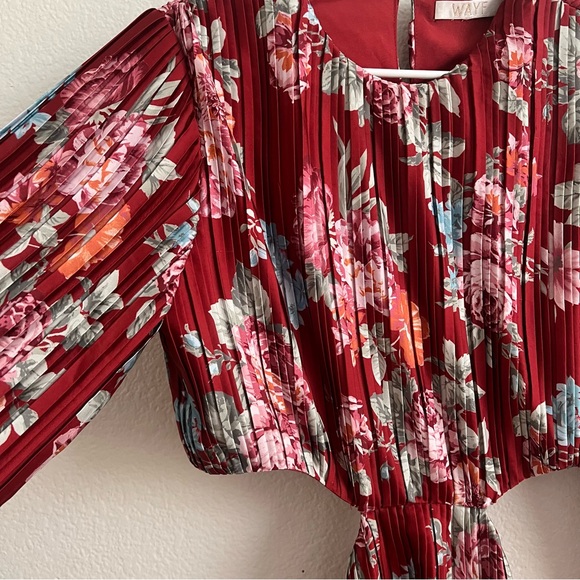 WAYF Red Pleated Floral Dress - Picture 10 of 13
